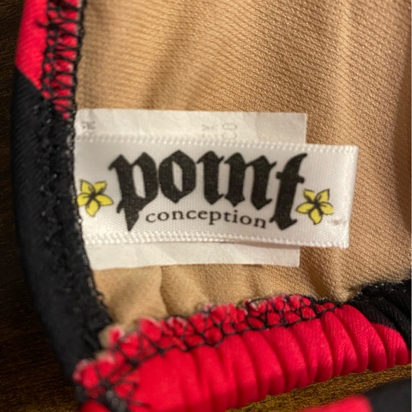 Point conception bikini black & raspberry
Top used once new bottoms never used - Picture 9 of 11